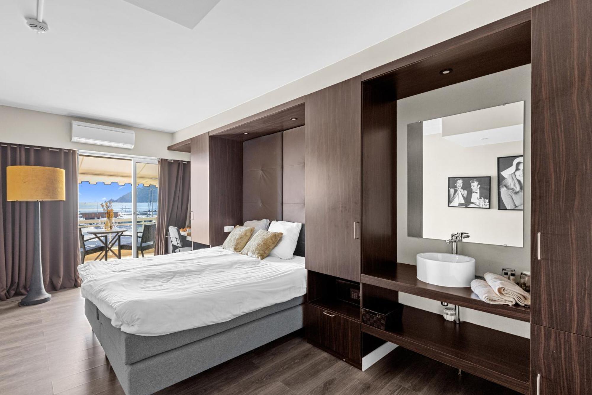 Riviera Beach Hotel มองเดอลิเยอลานาปูล ภายนอก รูปภาพ