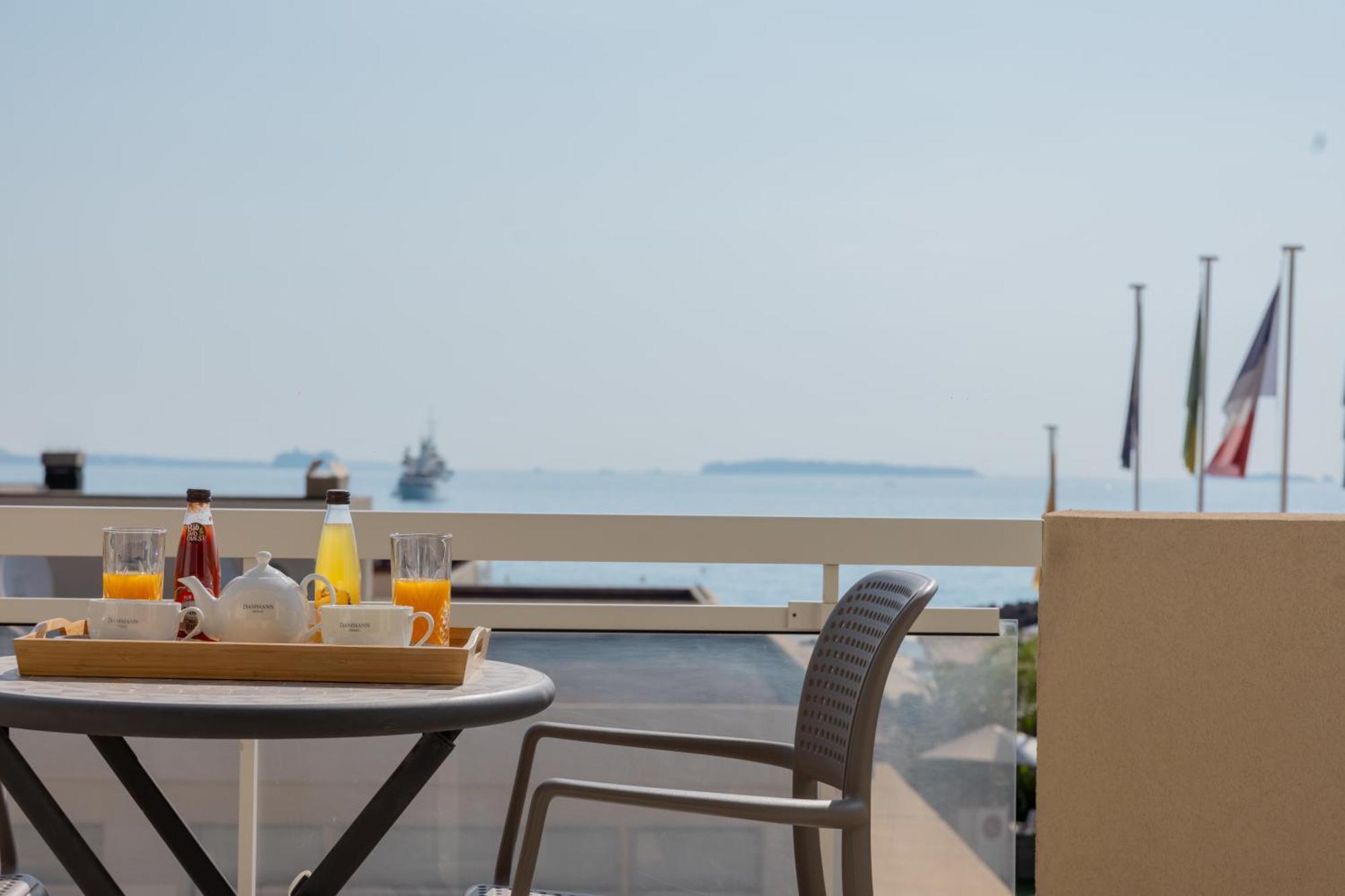 Riviera Beach Hotel มองเดอลิเยอลานาปูล ภายนอก รูปภาพ